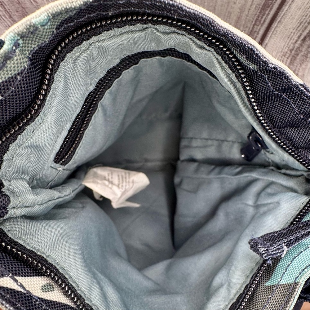 DAKINE JIVE CROSSBODY BAG in Abstract Palm Print - Picture 3 of 6